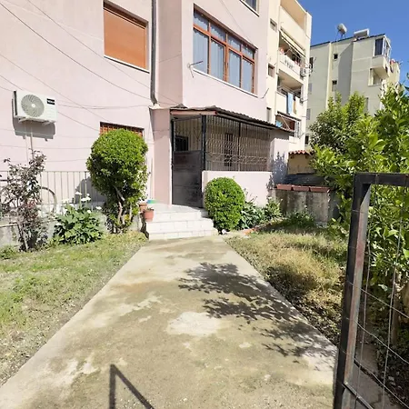 Sweet Apartment *